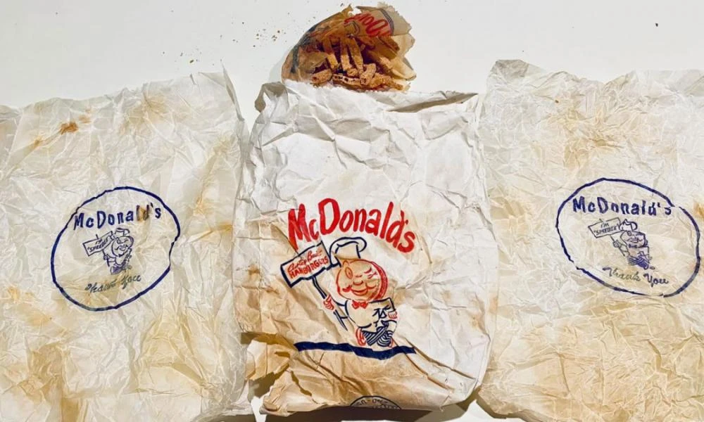 ΗΠΑ: Απίστευτη ανακάλυψη! Βρήκαν τσάντα McDonald's με τηγανητές πατάτες από τη δεκαετία του 1950 (εικόνες)